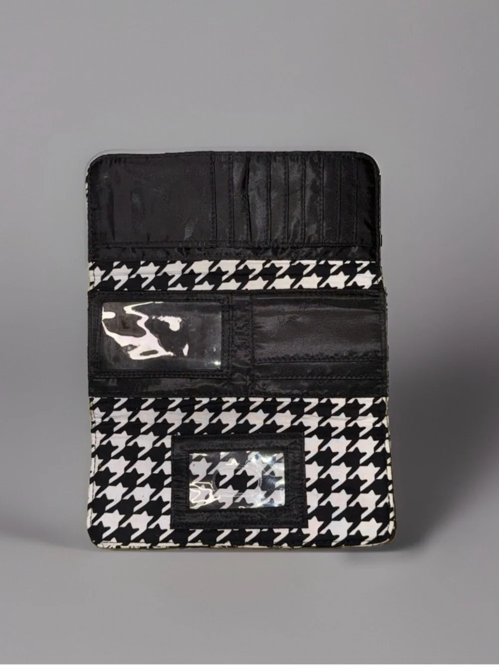 Vera Bradley Midnight Paisley Quilted Clutch Wallet Magnetic Closure Trifold XC